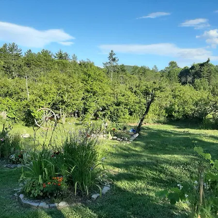 La Ruche Bed & Breakfast Grospierres